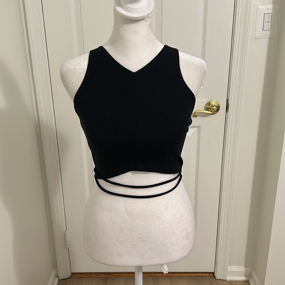 Reformation Yvie Ribbed Knit Wrap Crop Tie Top In Black New Size Small - Picture 3 of 8